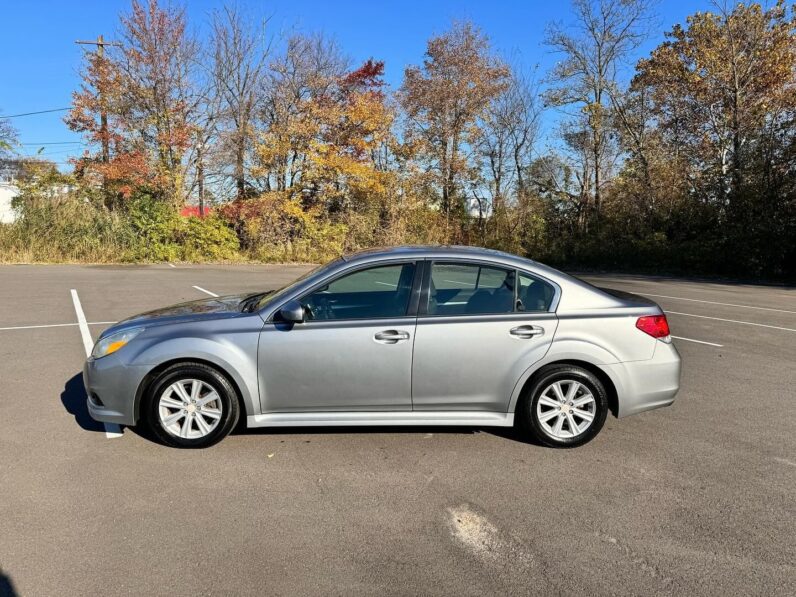 
								2011 Subaru Legacy 2.5 AWD full									