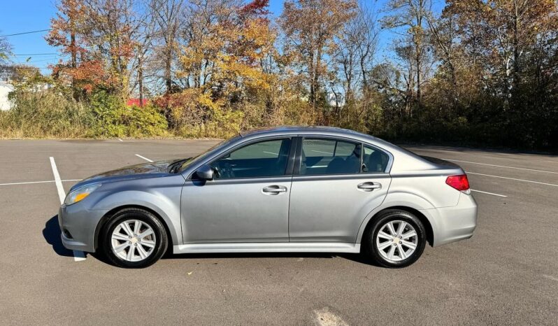 
								2011 Subaru Legacy 2.5 AWD full									