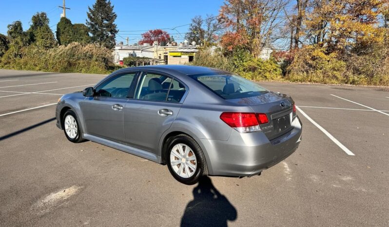 
								2011 Subaru Legacy 2.5 AWD full									