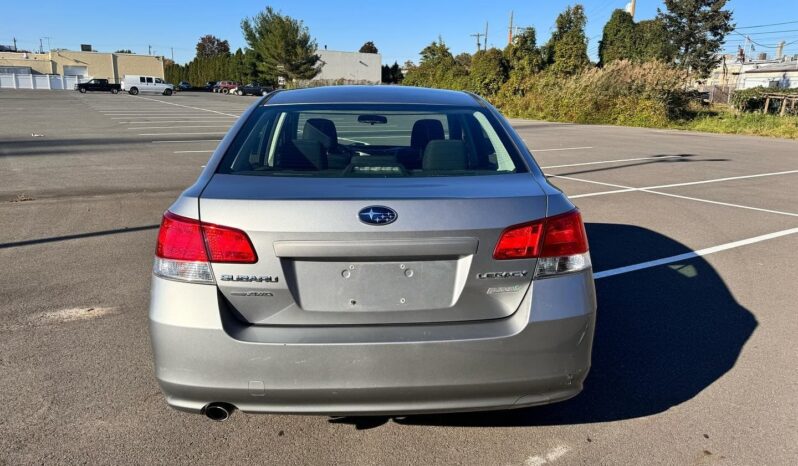 
								2011 Subaru Legacy 2.5 AWD full									