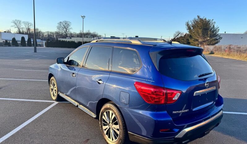 
								2017 Nissan Pathfinder SL full									